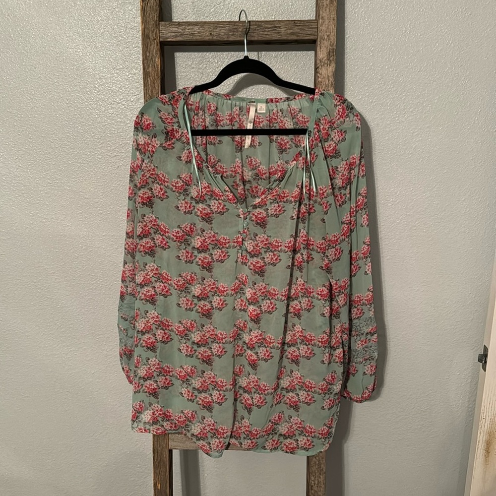 Lauren Conrad floral blouse
